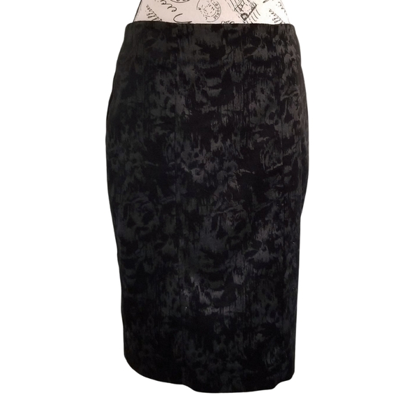 Le Château black Velvet pencil midi skirt - Picture 3 of 4